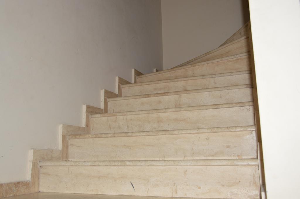 לריסוס Villa Maria מראה חיצוני תמונה